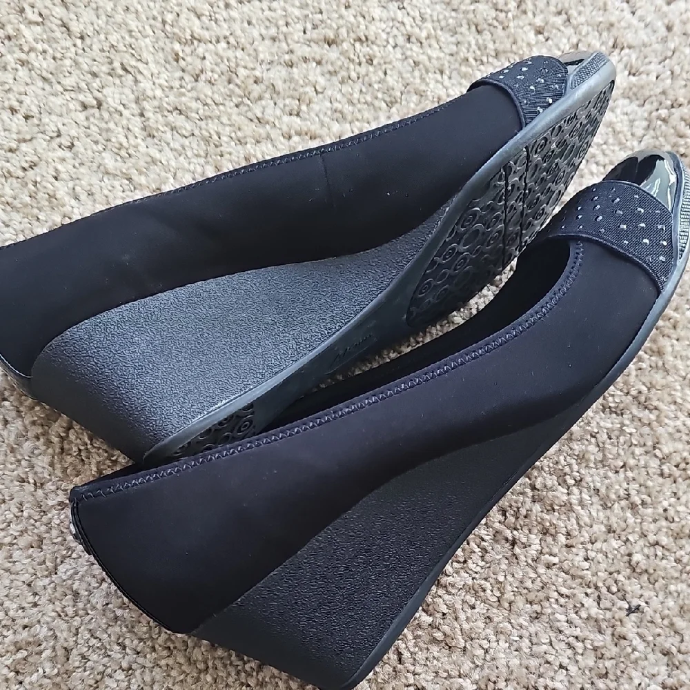 Anne Klein Women's‎ Black Wedge Heels with Glossy Toe Size 11